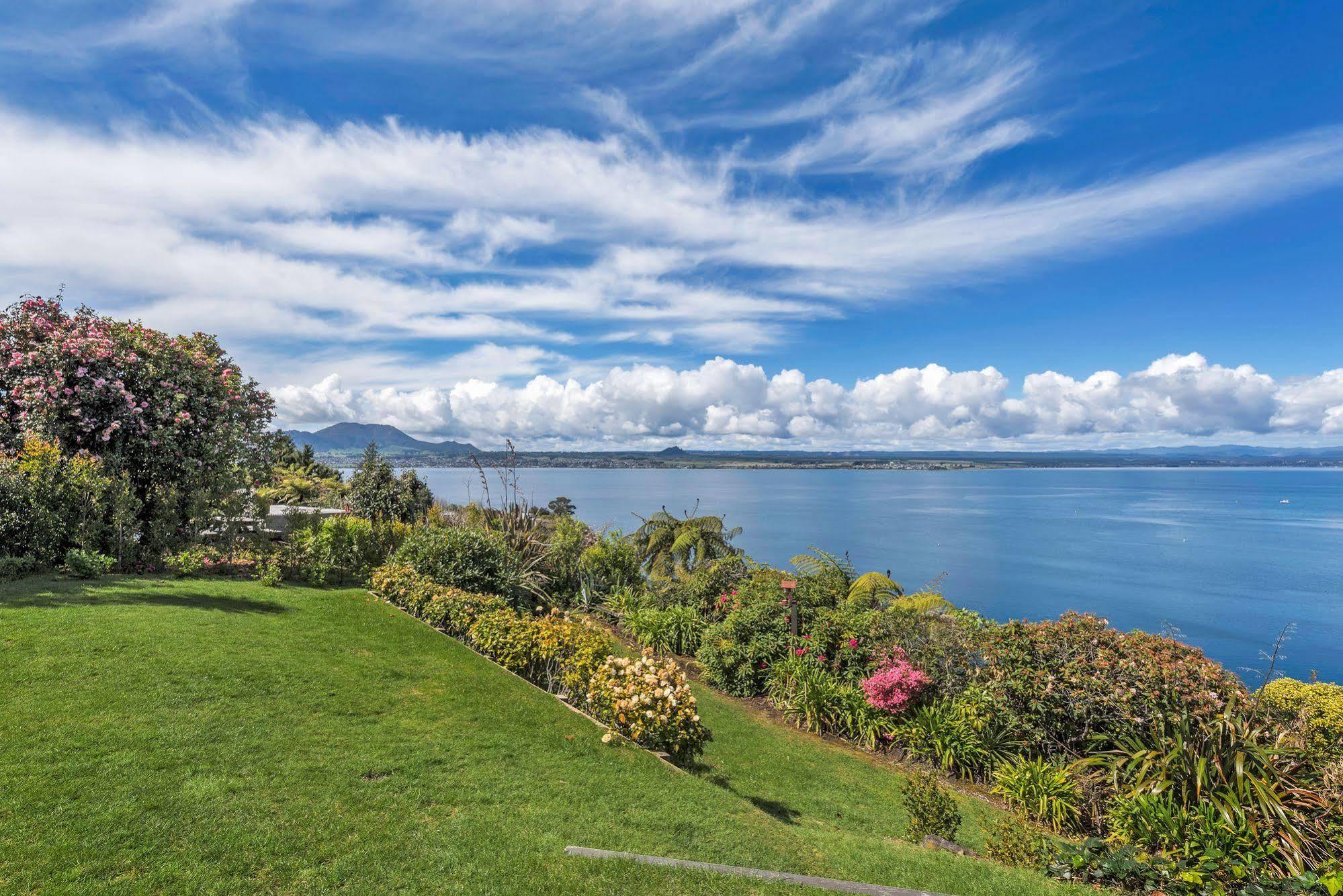 Serenity On Wakeman Taupo Luaran gambar