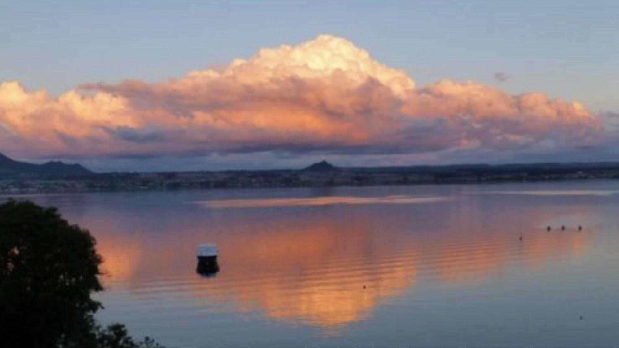 Serenity On Wakeman Taupo Luaran gambar